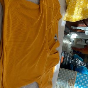 💛💛Mustard forever 21 crop top💛💛
